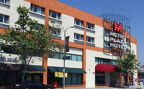 Metro Plaza Hotel in Los Angeles